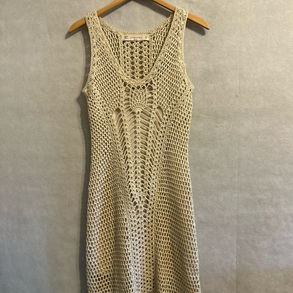 Zara Dresses & Skirts - Zara knit crochet sleeveless beach resort wear mini femenine dress SZ M tan boho